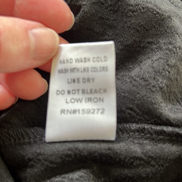 Gigio- Solid Rib Textured Knit Mock Neck Top with Cut
Out Detail szM - NWT - Picture 6 of 6